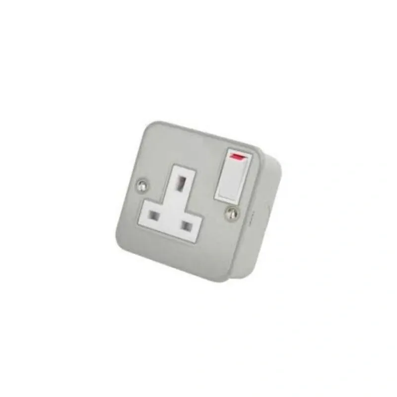 13 Amp Metalclad Single Switched Socket