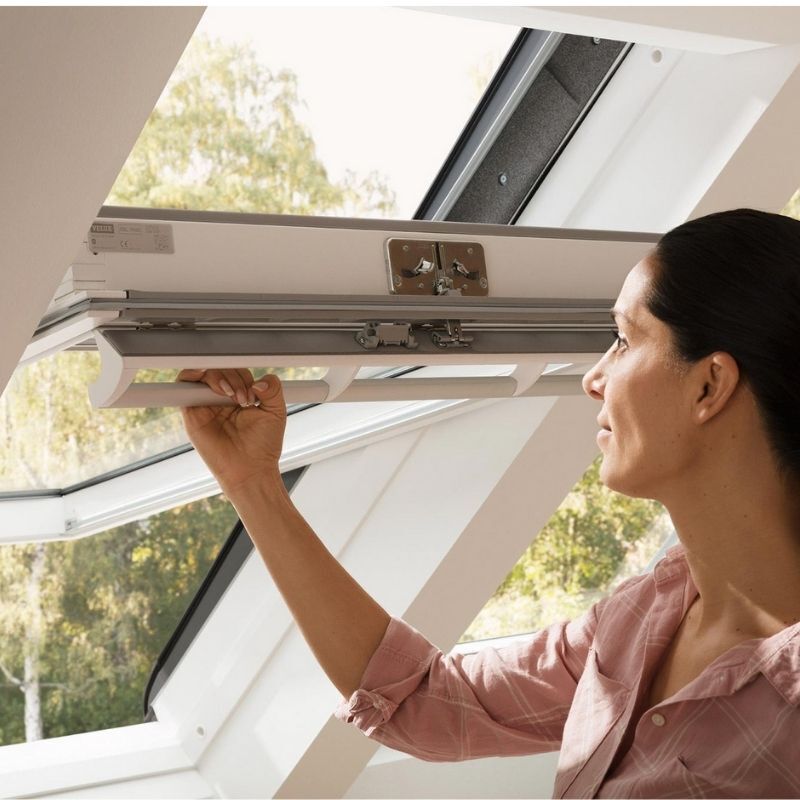 VELUX GGL CK02 2070 Manual Centre Pivot Roof Window 55x78cm