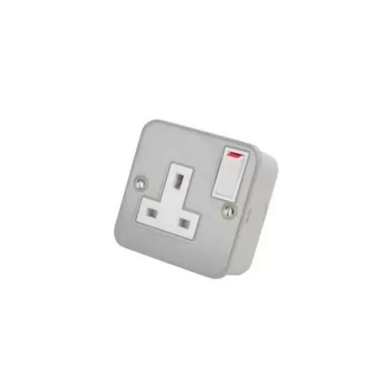 13 Amp Metalclad Single Switched Socket