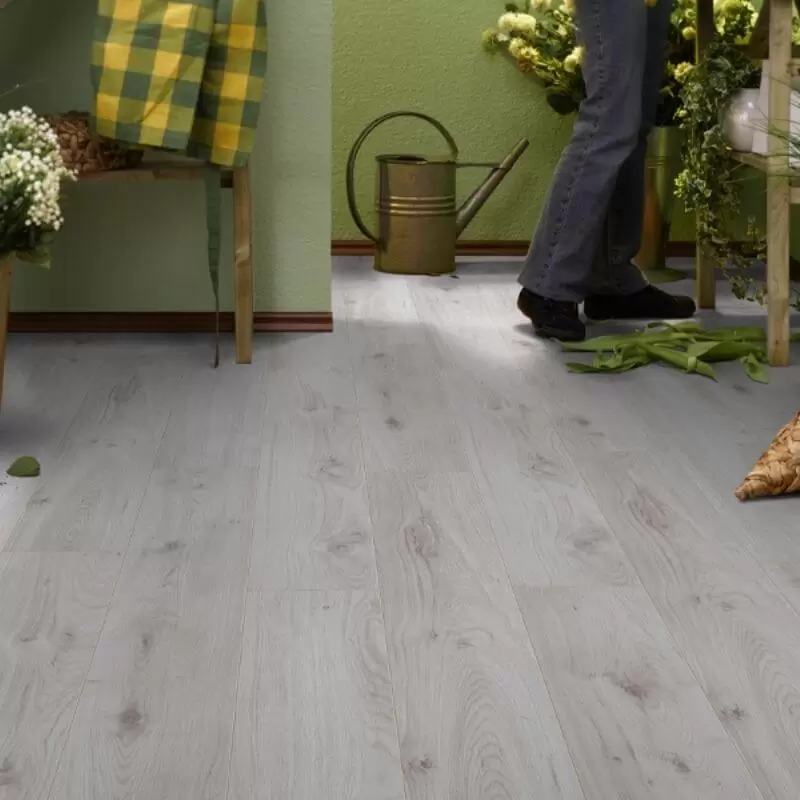 Polar Oak 8mm Laminate Flooring